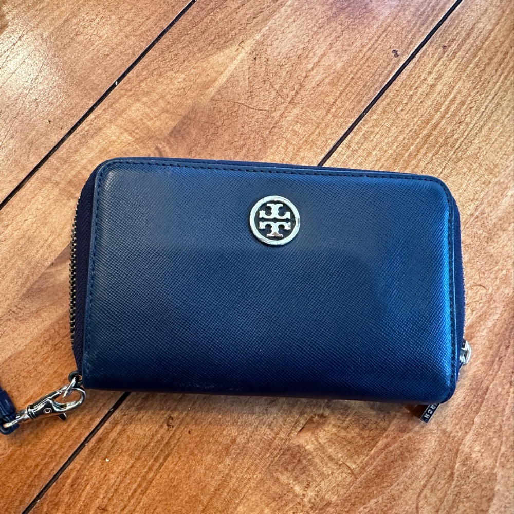 Tory Burch Navy Robinson Wristlet